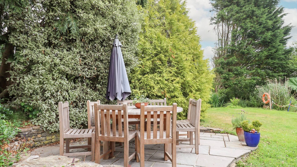 Pelynt Cottage | CARDWEN FARMHOUSE, pet friendly, character holiday cottage in Looe