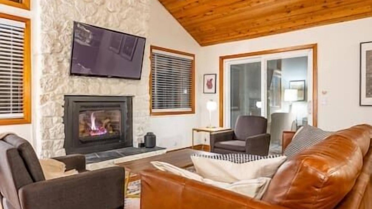 Sunriver Cabin | Carefree Cabin · Family/Pets/AC/Hot tub/Fireplace/SHARC/Village