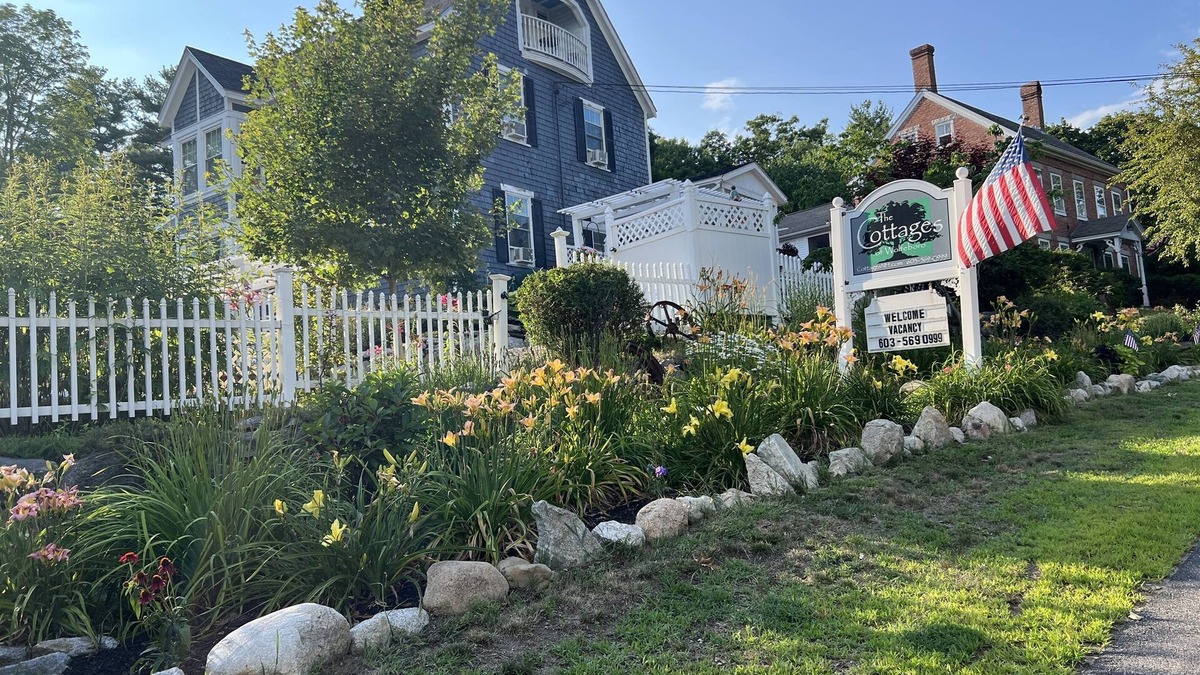 Wolfeboro Apartment | Caretakers Apartment-Split level w/Wet Room Bath