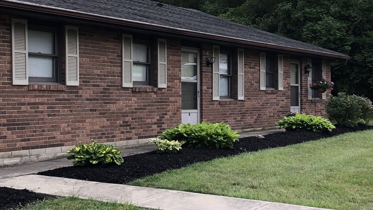 Wilmington Apartment | Carey Villa II.5 minutes to World Equestrian.Only minutes to Airborne Park!