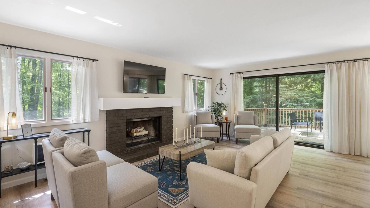 Birchwood Farms House | Careyover Guest House-Private setting, near Tunnel of Trees, close to everything