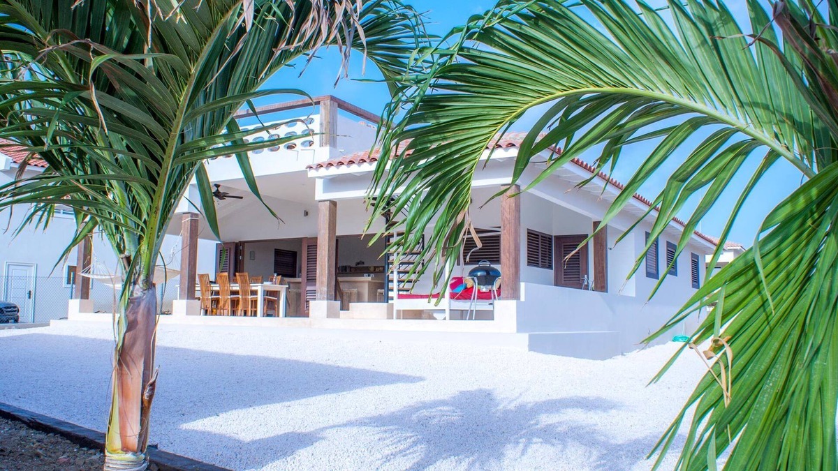 Bona Bista Villa | Caribbean Dream Bonaire, 6 Person Vacation Villa with Luxury Swimming Pool