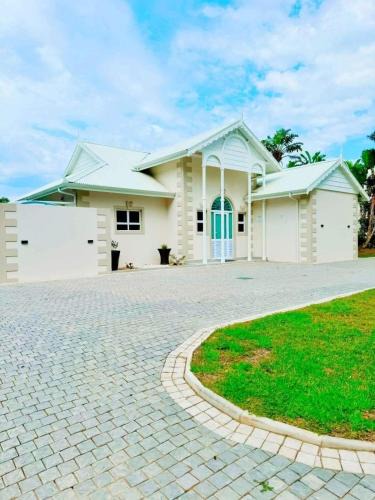 Port Edward Villa | Caribbean Estates Villa Varie - Luxury accommodation