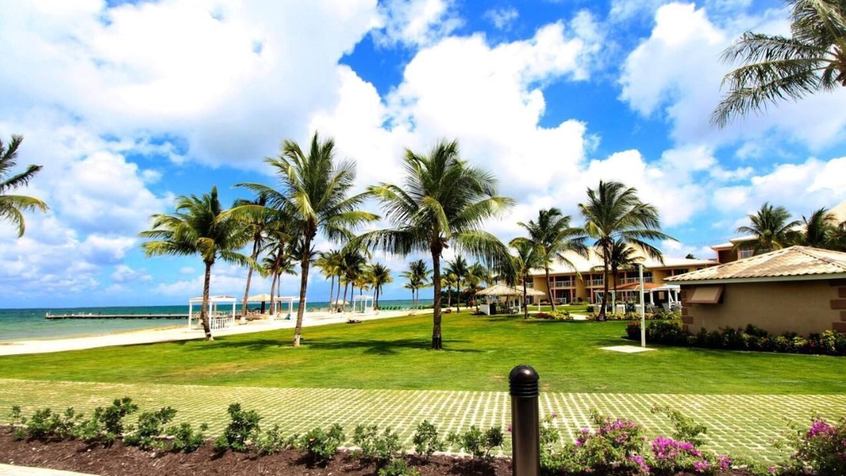Crystal Harbour Apartment | Caribbean Gem! 4 Island View Units, Steps to North Sound Golf Club! Outdoor Pool