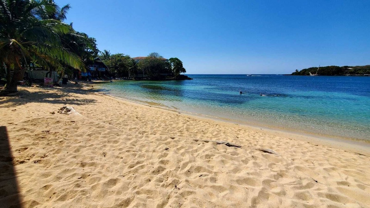 Antoneys Cay Hotel | Caribbean Inn