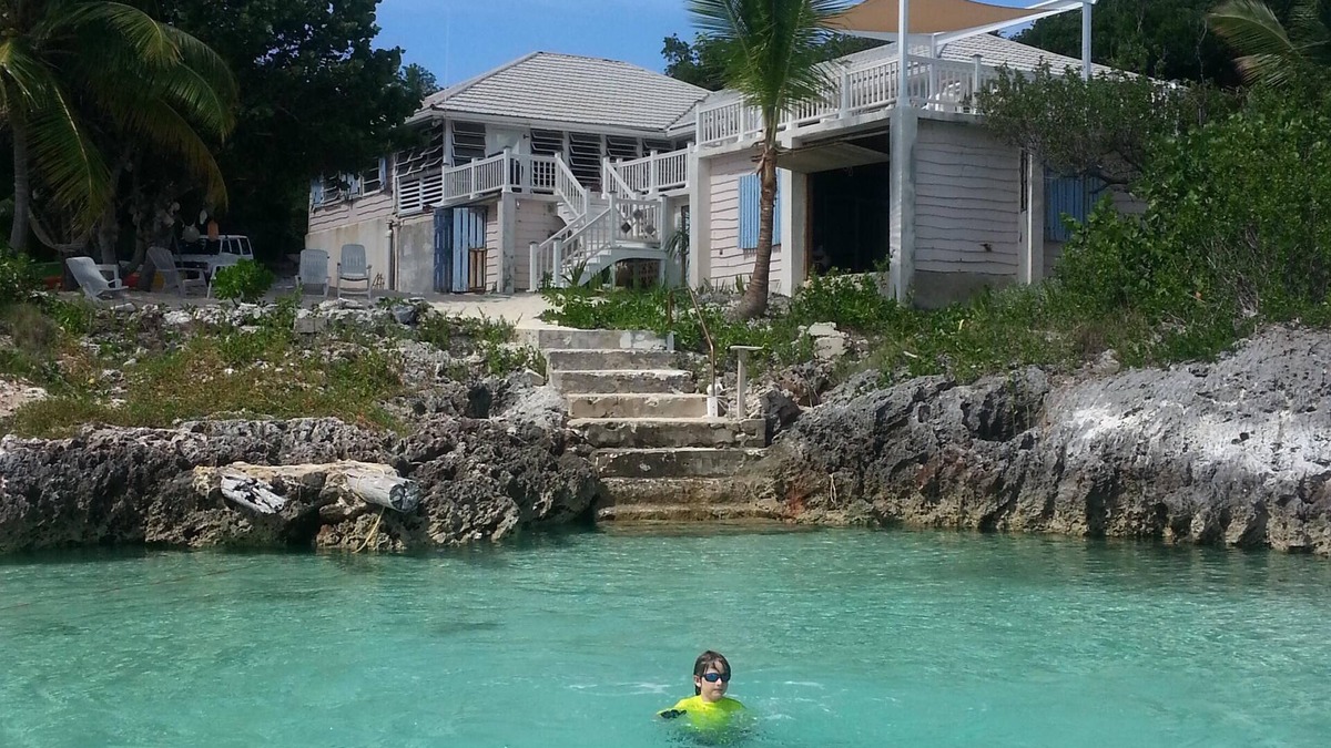 South Palmetto Point House | Caribbean Oceanfront in Beautiful Bahamas!Affordable , family friendly!