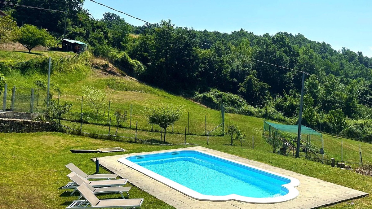 Colognola Apartment | Carina in Toscana, garden apartment with private pool in beautiful Garfagnana.