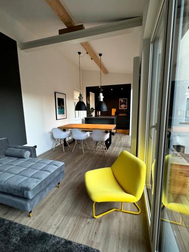 Weimar Apartment | Carl von Aurora