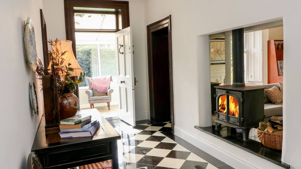 Enniscorthy Cottage | CARLEY'S BRIDGE HOUSE, family friendly in Enniscorthy, County Wexford