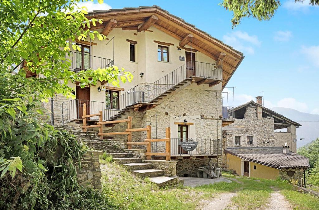 San Michele Prazzo Apartment | Carlina Tano di Grich