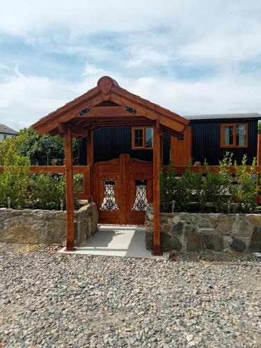 Dundalk Apartment | Carlingford Glamping Hut