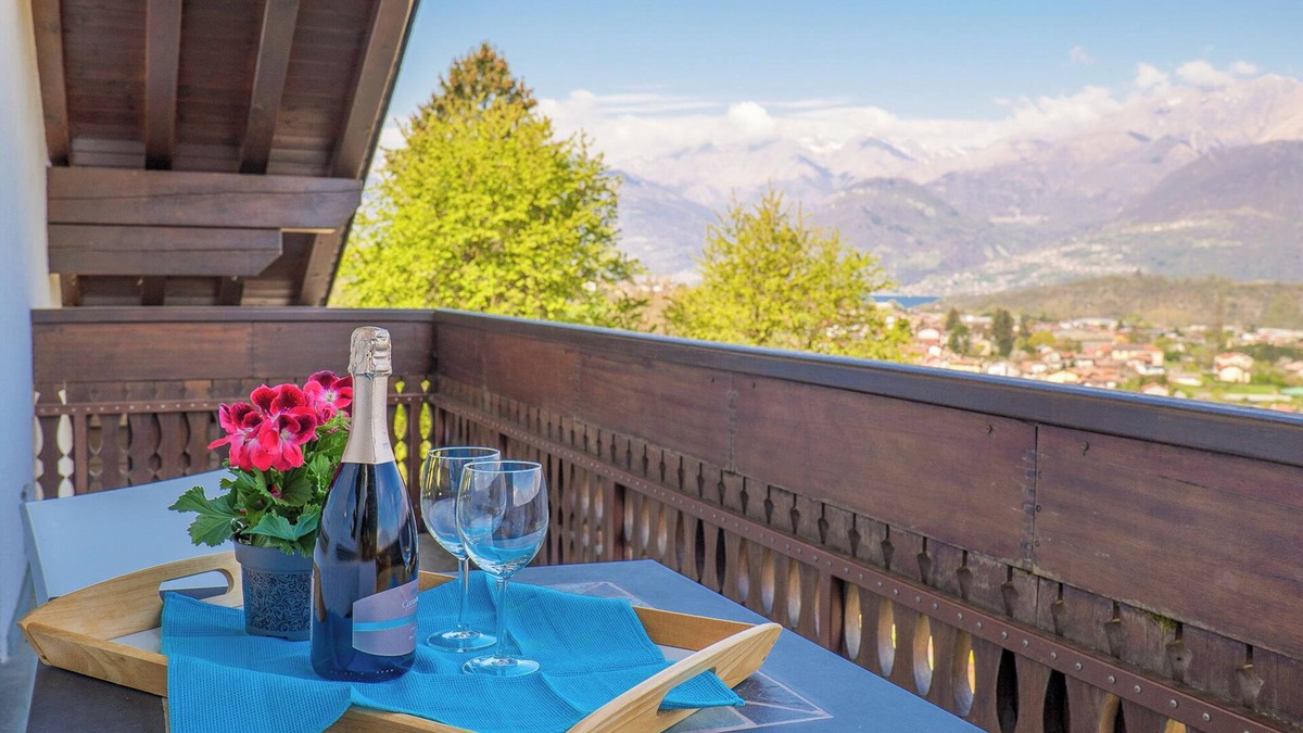 Colico Piano Apartment | Carlo C Country House Holiday Apartment