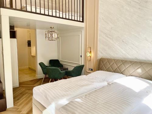 City Centre Apartment | Carlsbad Grand studio Michal