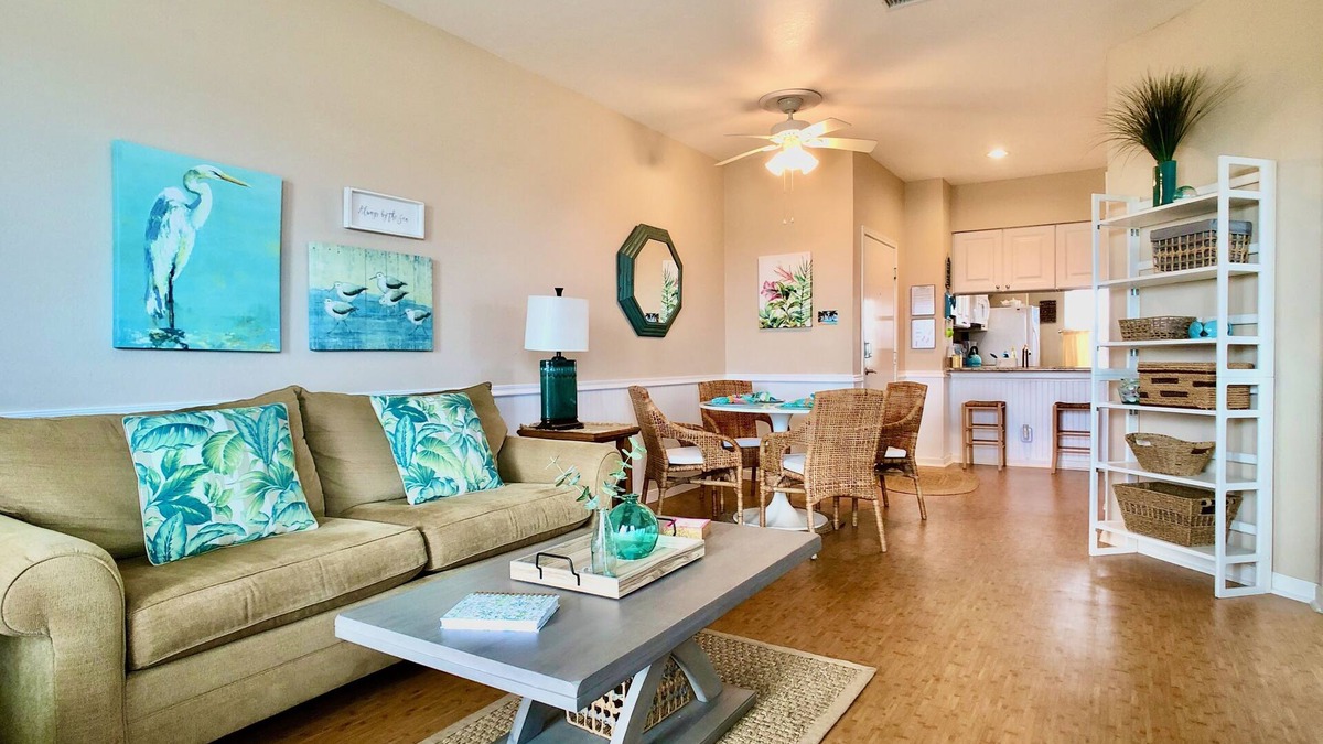 Corpus Christi Condo | "Carmel" deluxe 1st-floor 2-bedrm condo by pool, pond & beach