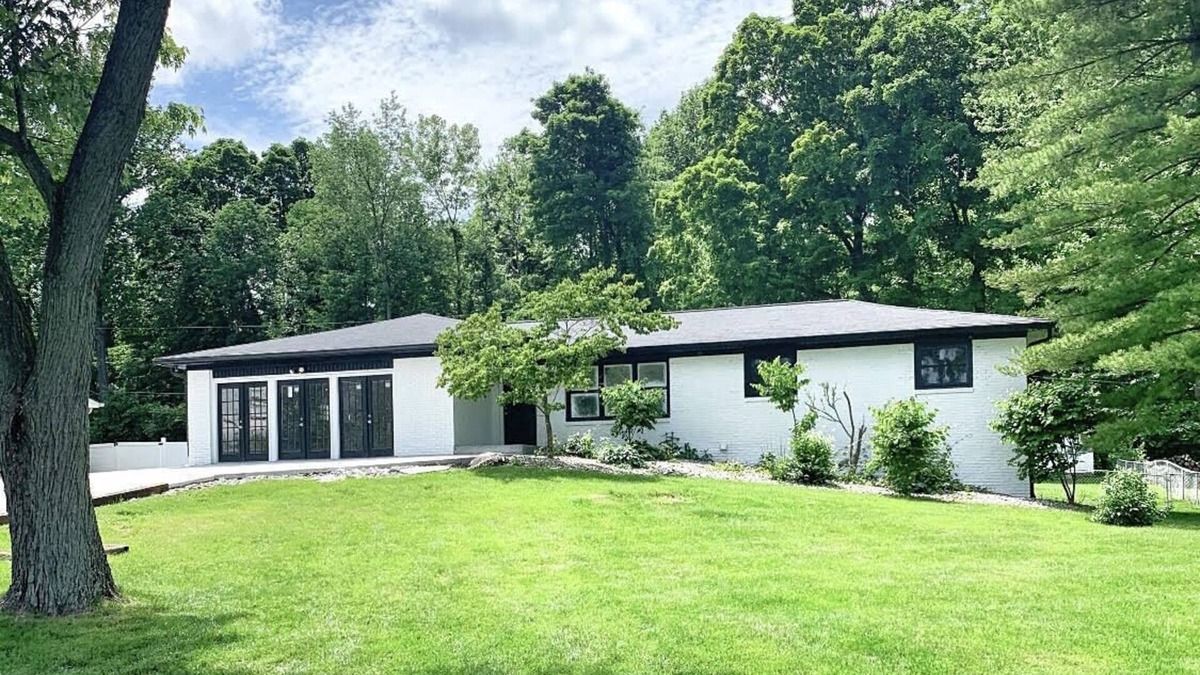 Carmel House | Carmel Lodge-Sleeps 25, By Grandpark, Indy<10mi