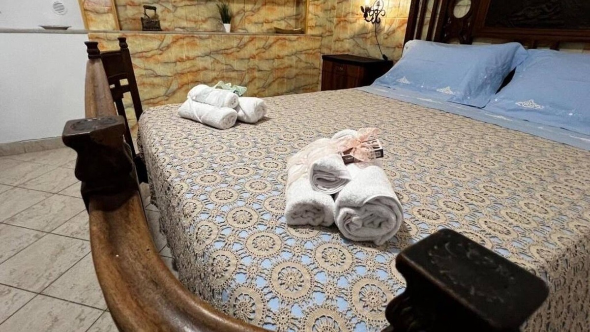 Belpasso House | Carmelina's Home: the home of traditions. Double Room