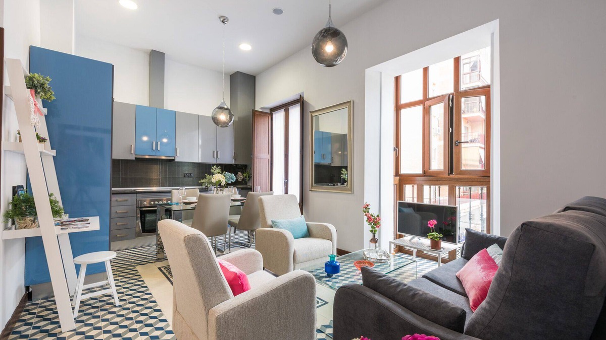 Explanada de la Estacion Apartment | Carmen apartment. Central and close to the beach