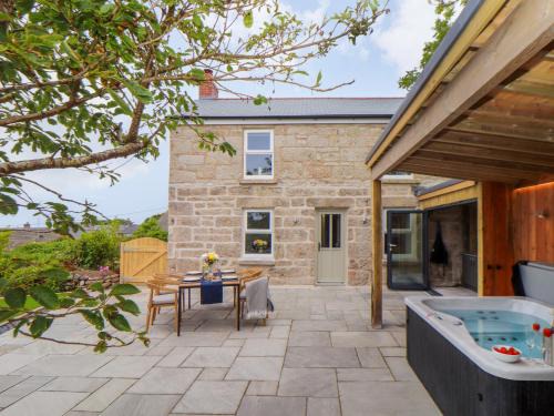 Pendeen House | Carn House