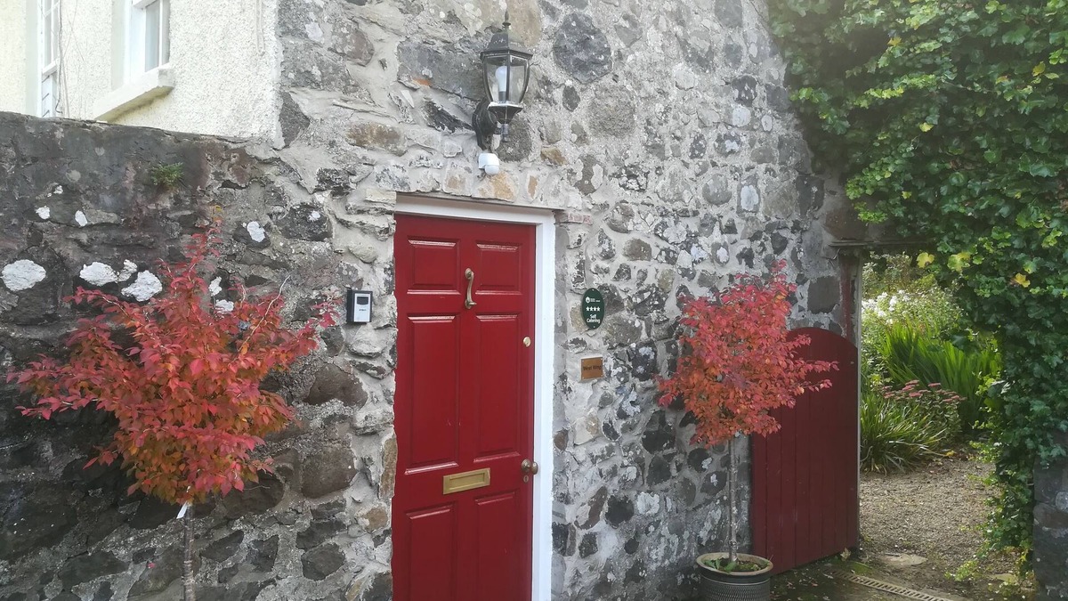 Broughshane House | Carncairn West Wing, lovely private appartment