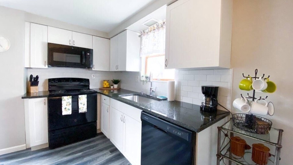 Carnegie Cottage | Carnegie Cottage - Close to City and Busway!