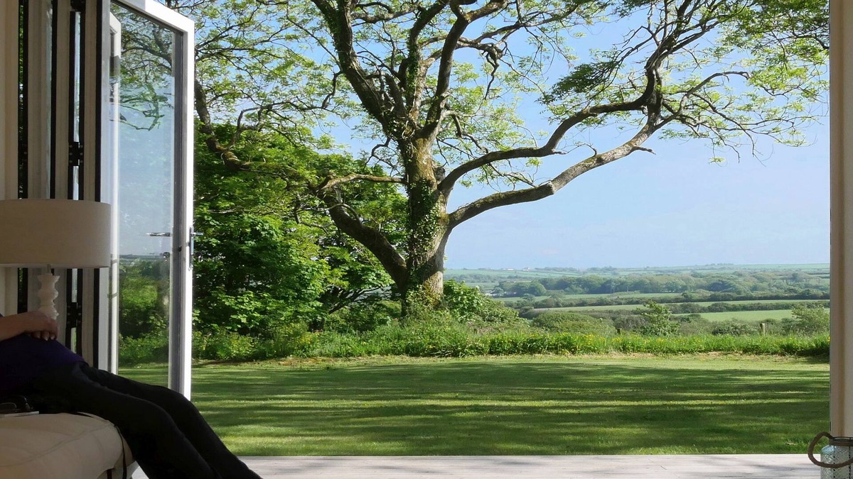 Saint Gennys Bed & Breakfast | Caroe Farmhouse