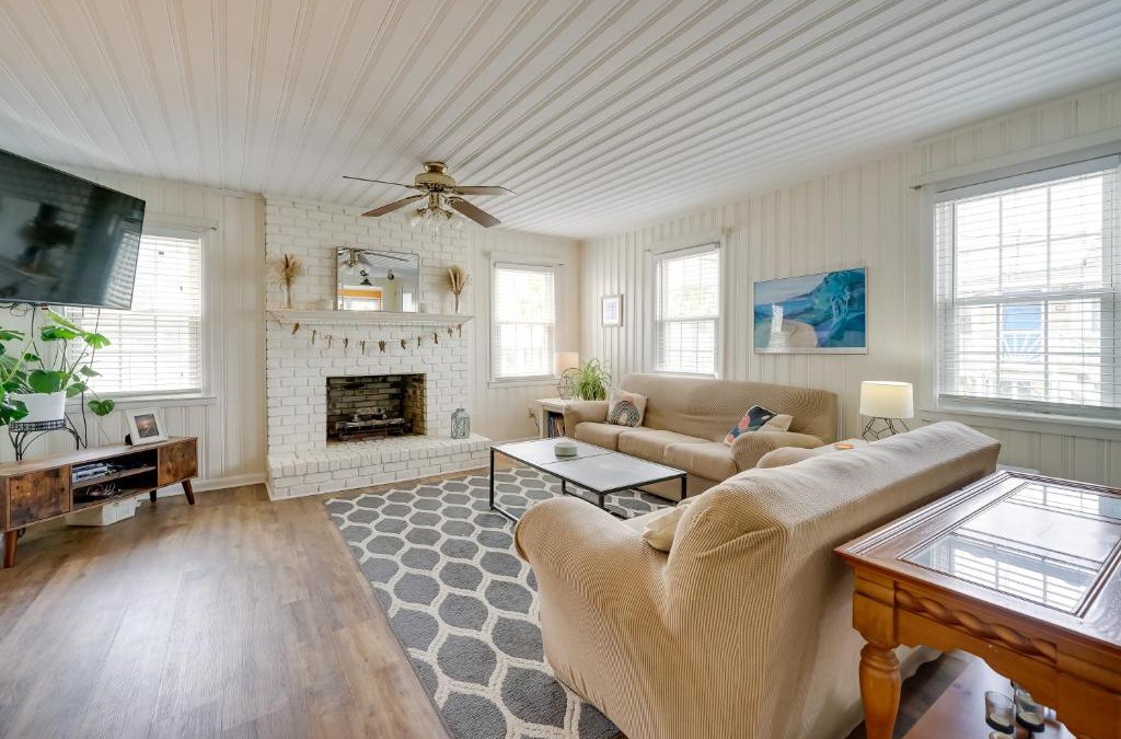 North Carolina Coast House | Carolina Beach Home with Private Deck Walk to Shore