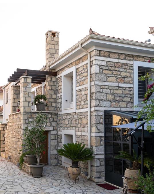Velon Villa | Carpe Diem Corinthian Suites 2