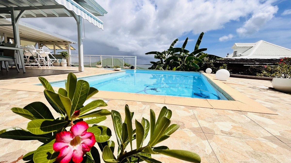Le Robert House | CARPE HORAS, THE VIEW, 1 min from the sea, saltwater pool, jacuzzi, pets welcome
