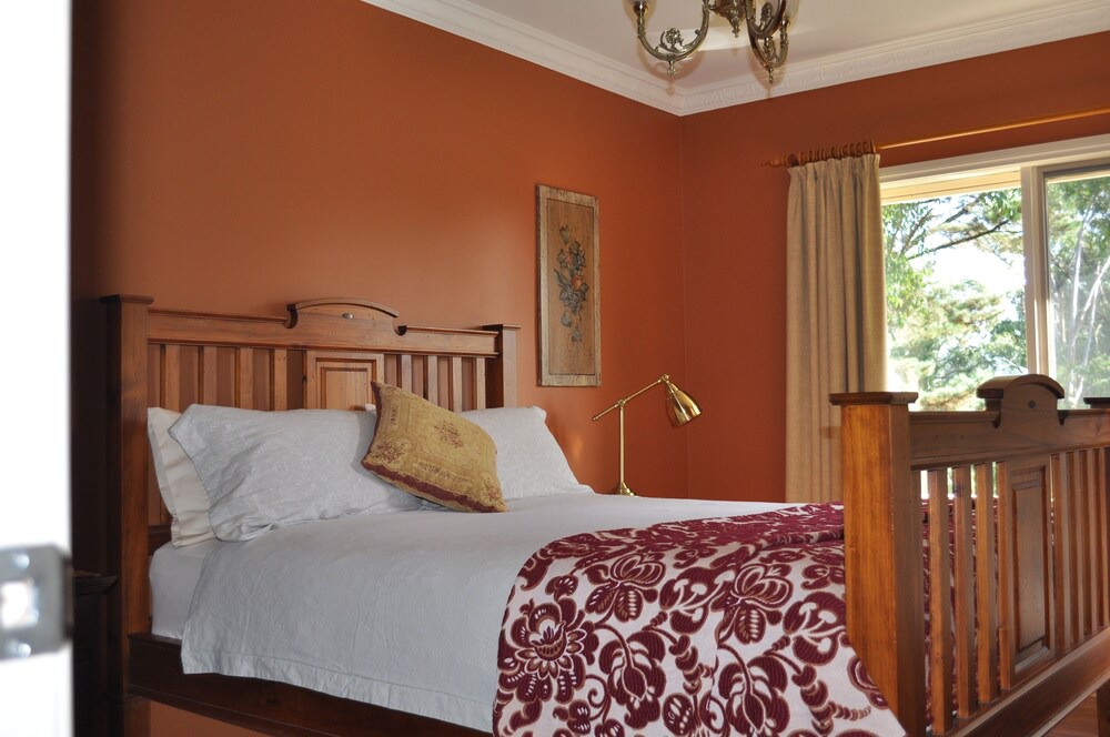 Avonsleigh Cottage | Carramar Cottage Short Drive to Emerald
