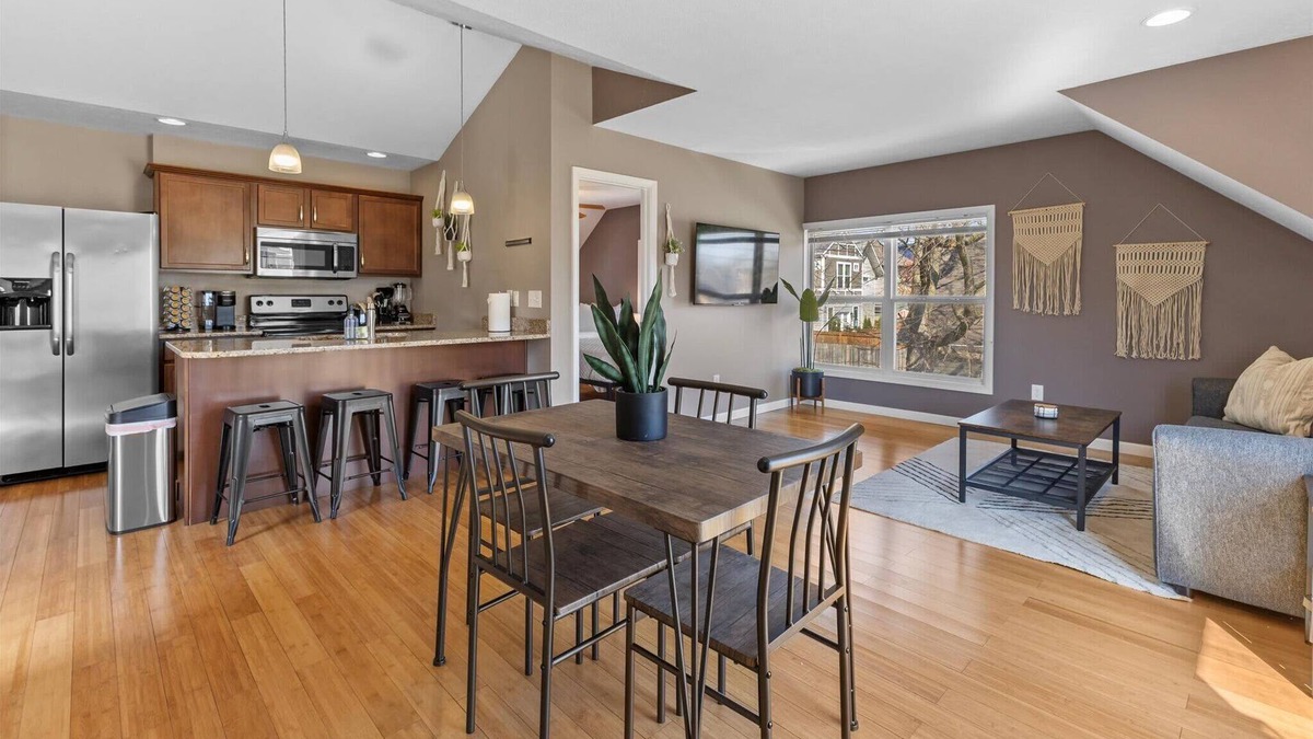 Kennedy King House | Carriage Home w/early check in