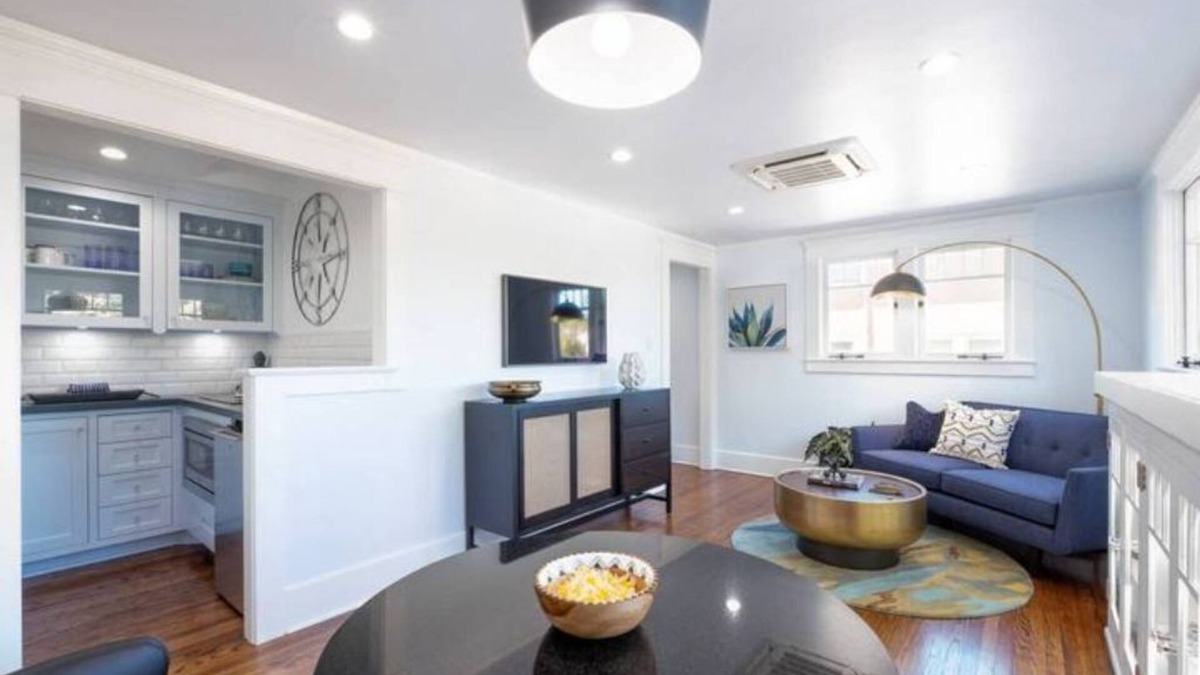 Mission Hills Apartment | Carriage House Apartment