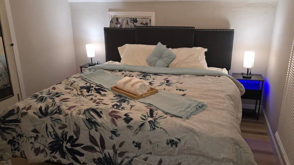 Fayette Condo | Carriage House by CMU - Upper Condo - Kitchen, King Bed, 65" TV Fast WiFi & AC