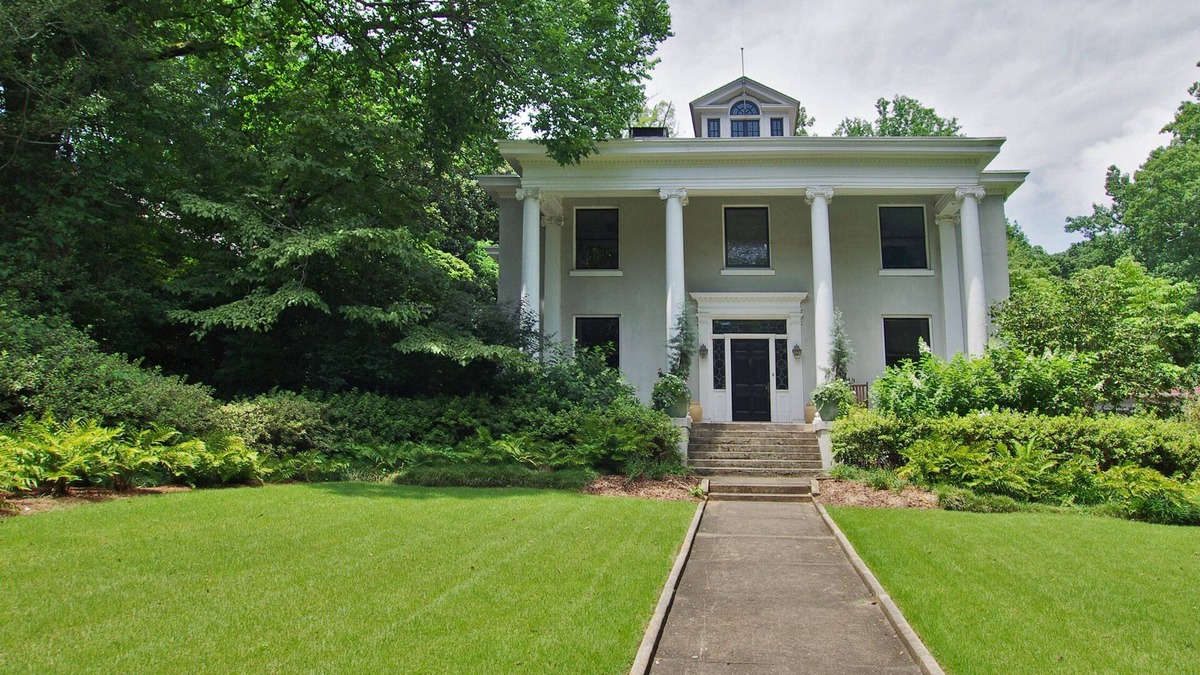 East Side Apartment | Carriage House in Historic Druid Hills Walking Distance to Emory University
