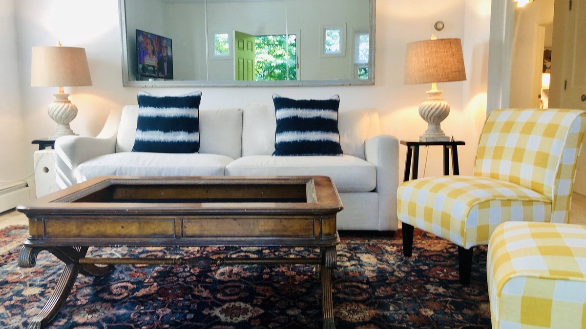 The Point Condo | Carriage house rental Point Neighborhood downtown