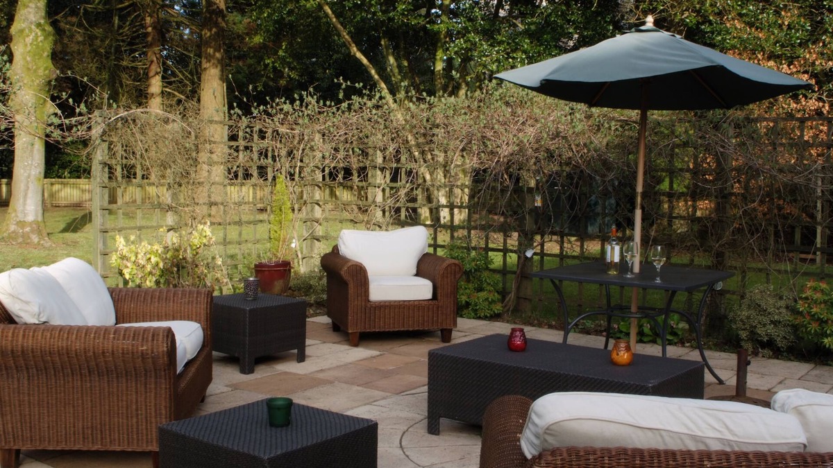 Arden Cottage | Carriage Lodge sleeps 8 - sleeps 8 guests in 4 bedrooms