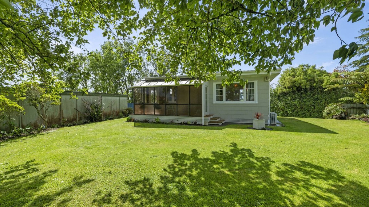 Hurworth House | Carrington Countryside – New Plymouth Holiday Home