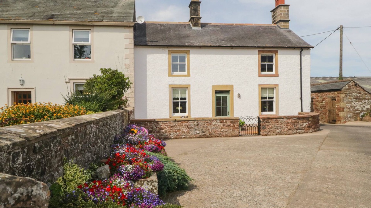 Thursby Cottage | CARROCK COTTAGE, family friendly, with open fire in Dalston