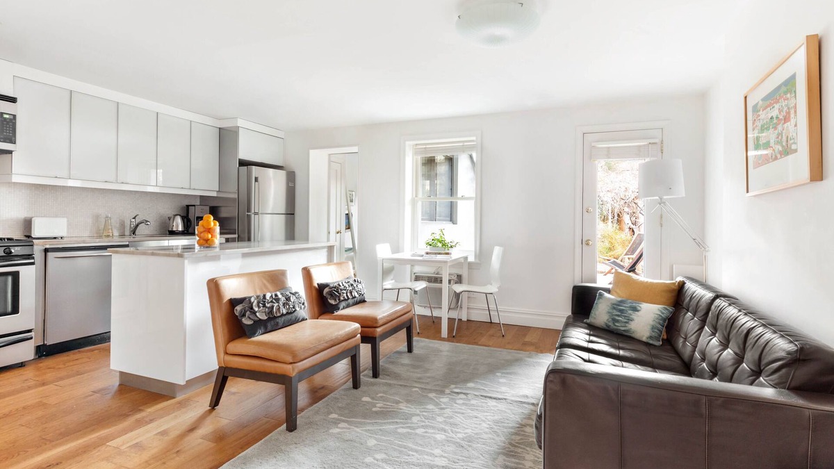 Carroll Gardens Apartment | Carroll Gardens, Brownstone 2 Bedroom with garden, one block to F/G station
