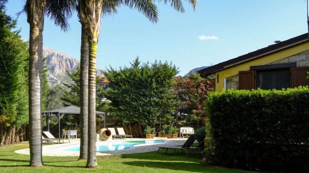 Cinisi House | Carta Fashion by Interhome