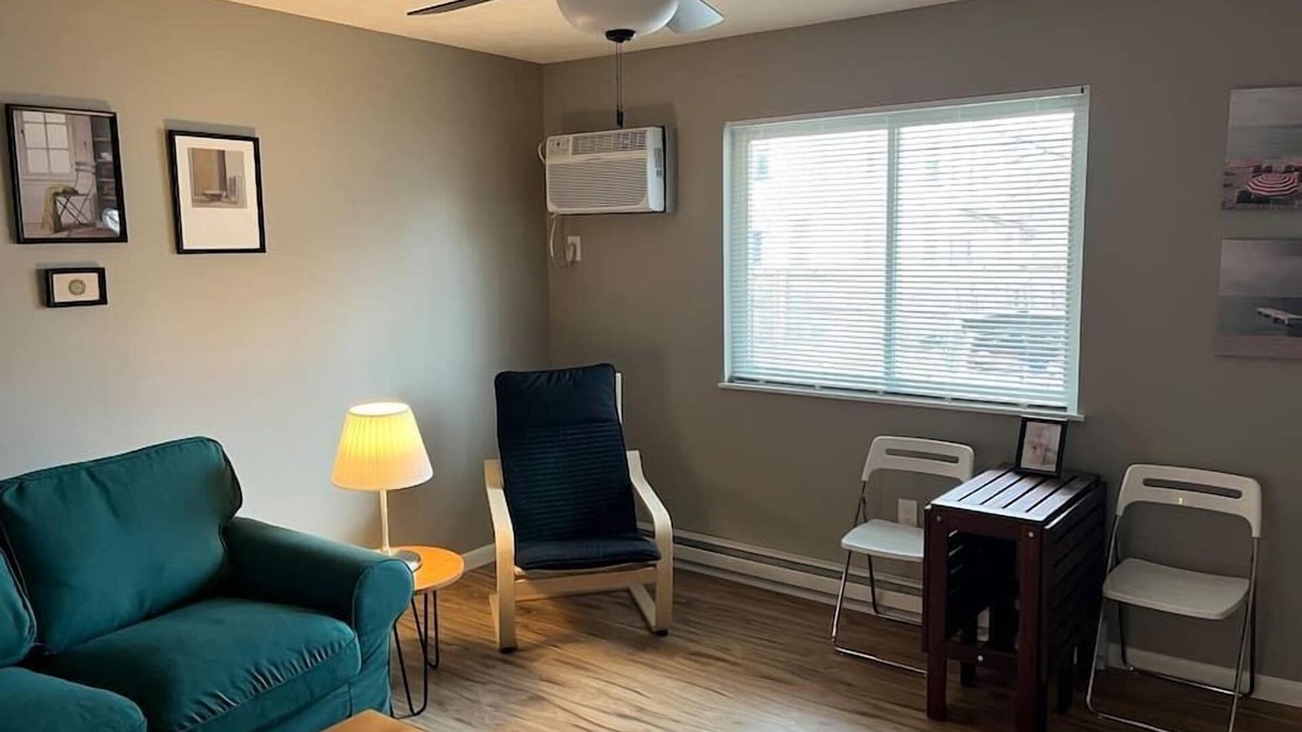 Norwood Apartment | Carter #4, Two bedroom unit near Xavier, Downtown