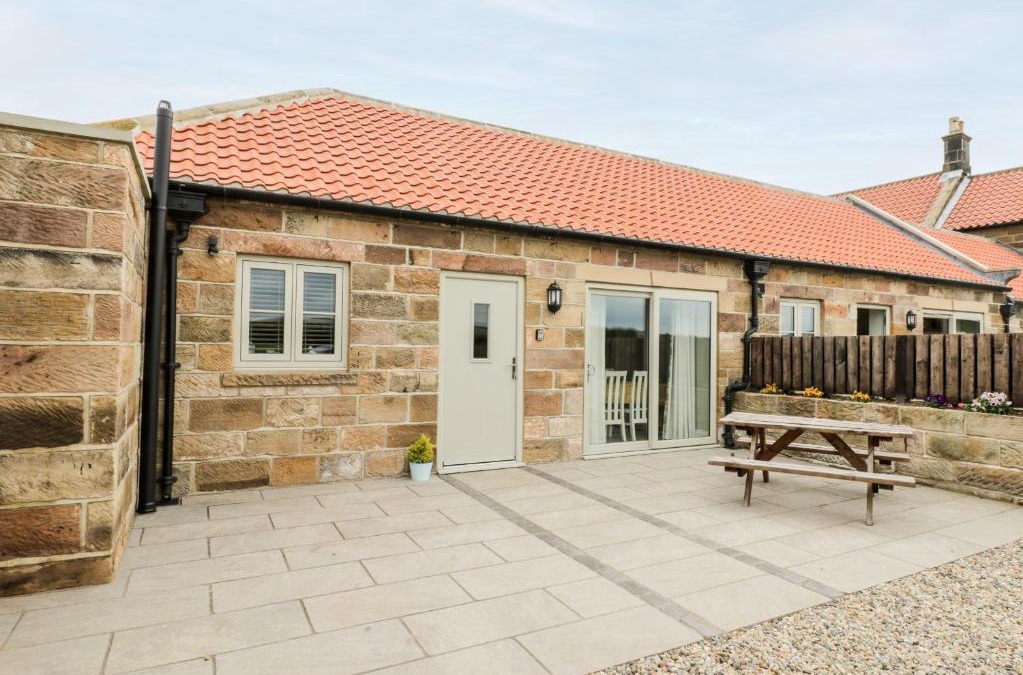 Ruswarp House | Cartwheel Cottage at Broadings Farm