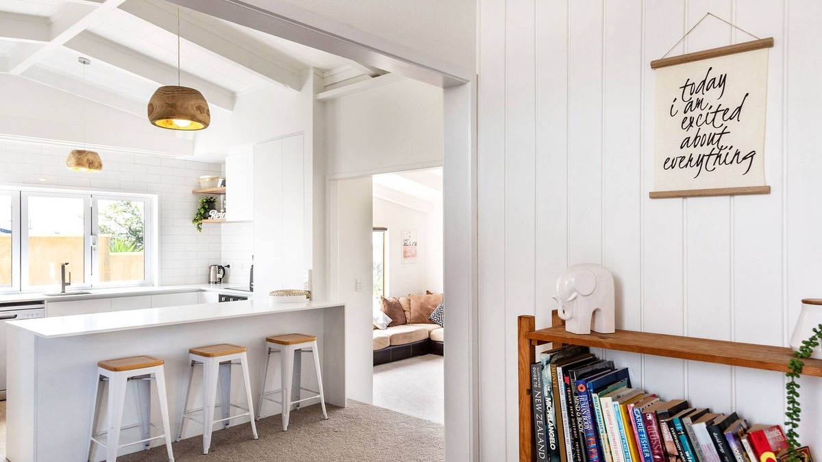New Plymouth House | Carver Heights - Amazing views, spacious and sunny