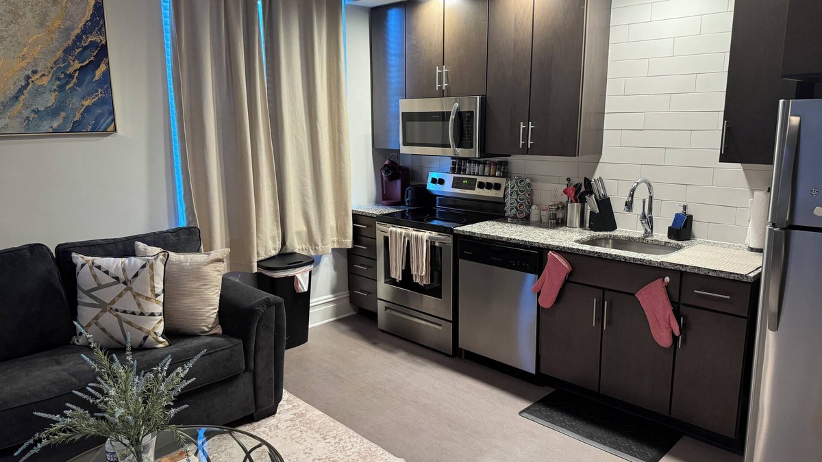 Museum District Apartment | Carytown Apartment; Free Netflix