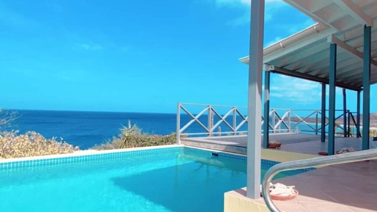 Bisento Villa | Cas Chi Chi: Poolside Sunset View-Easy Access To Turquoise Waters!