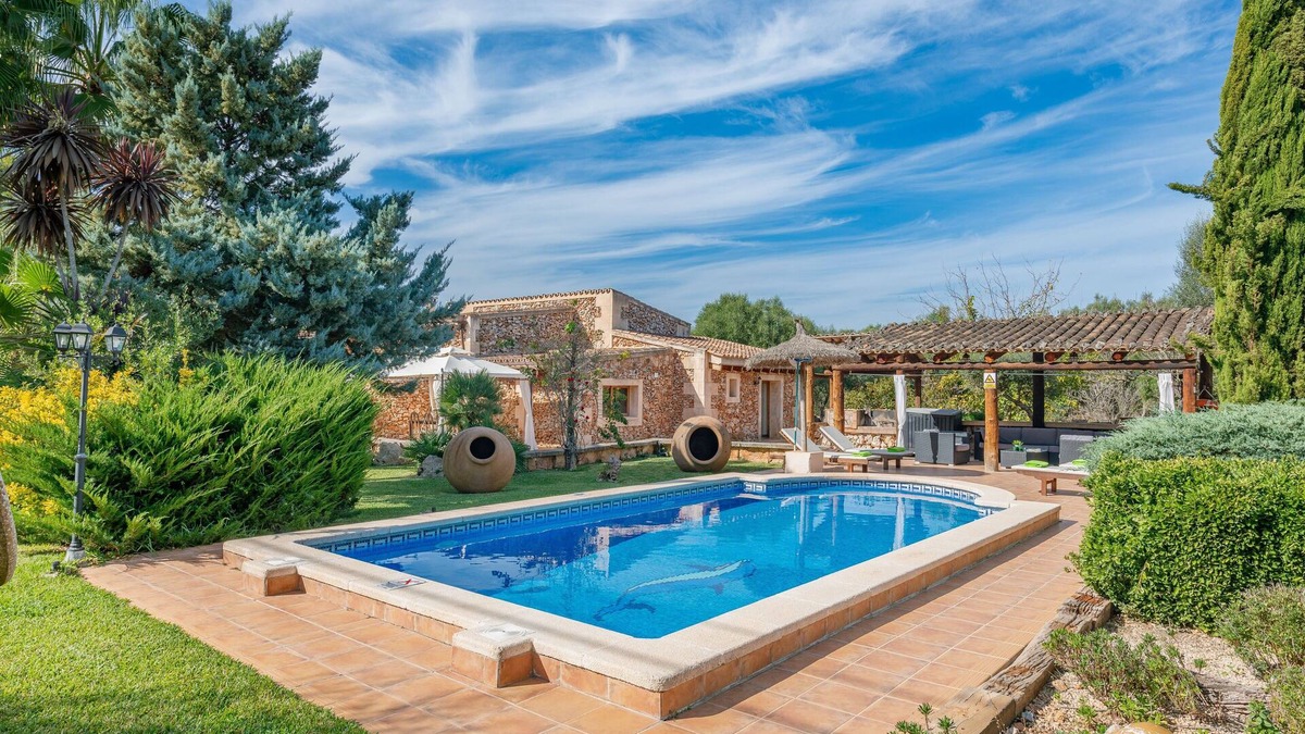Sencelles Villa | CAS MOSTATXET (SENCELLES) - Beautiful finca with private pool surrounded by a beautiful ga