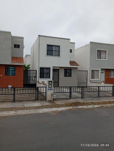 Apodaca House | casa 2 pisos