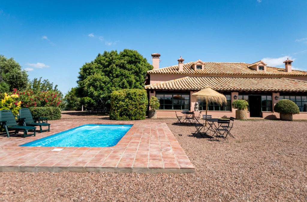 Constantina Villa | Casa Alta Finca El Revuelo