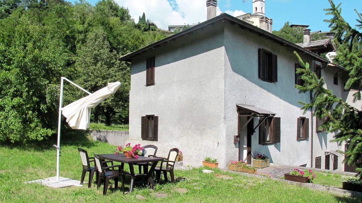 Calceranica al Lago House | Casa al Mulino by Interhome