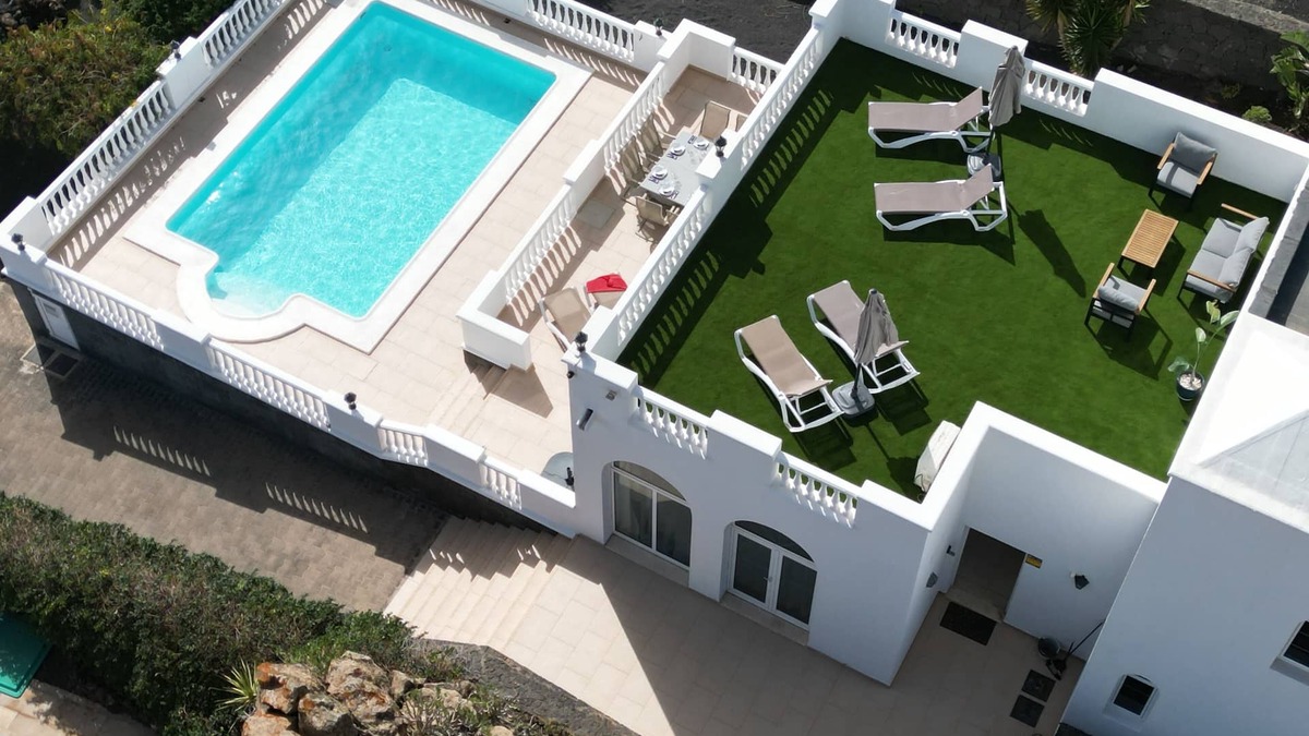 Conil Villa | Casa Alba - By AZ Rentals