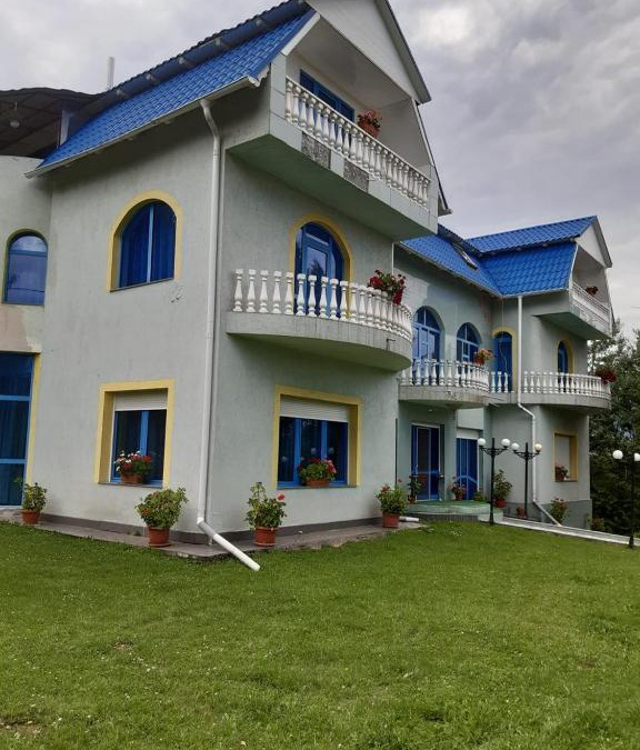 Moieciu de Jos House | Casa Albastra
